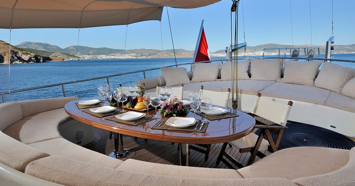 DOLCE MARE Aft Deck