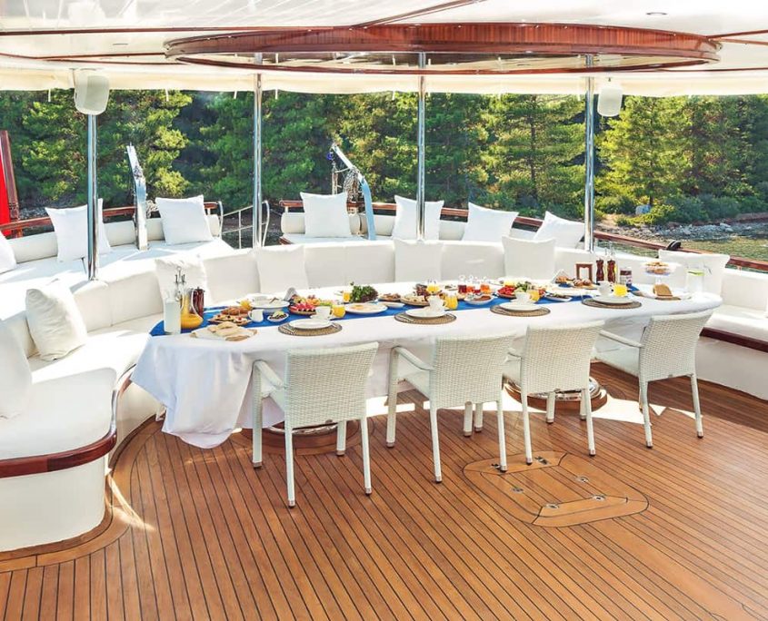 HALCON DEL MAR Aft deck