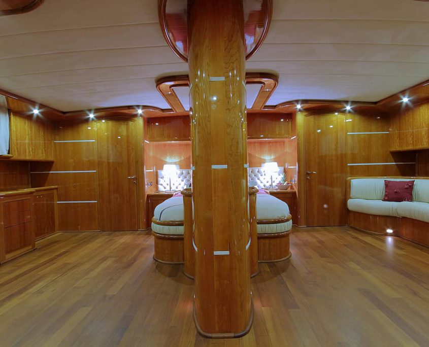 SILVERMOON Master Cabin