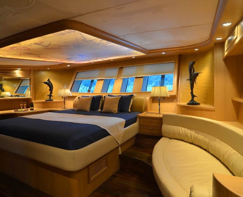 BLUE HEAVEN Aft Master cabin