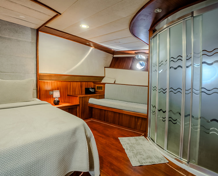 NEVRA QUEEN Master cabin