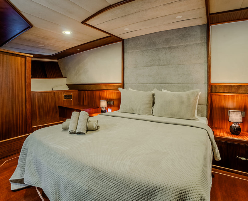 NEVRA QUEEN Master cabin