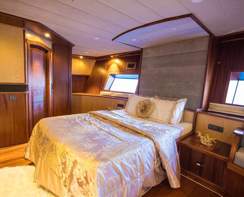 NEVRA QUEEN Master cabin