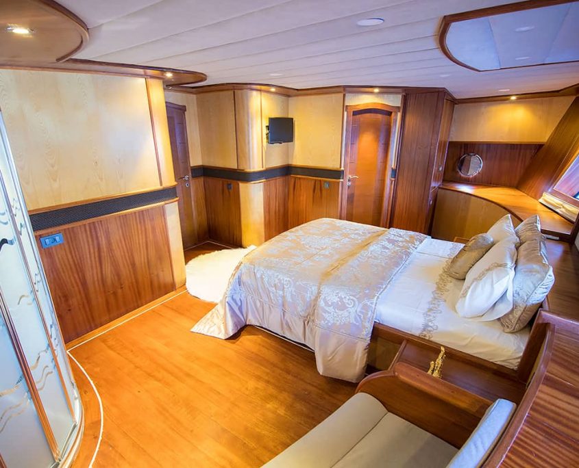 NEVRA QUEEN Master cabin