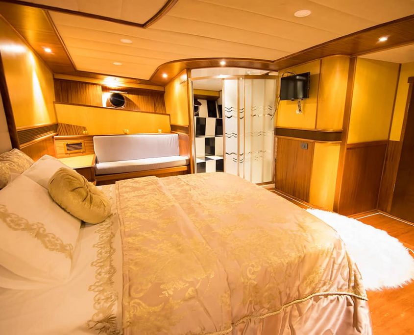 NEVRA QUEEN Master cabin