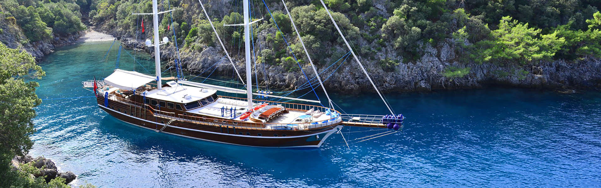 COMPARISON BETWEEN GULET CRUISE IN TURKEY AND GREECE - Header image