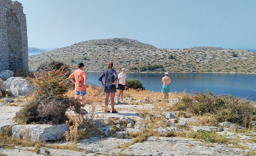 Family-hiking