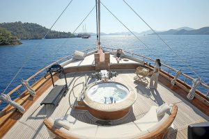 MARE NOSTRUM Jacuzzi on front deck