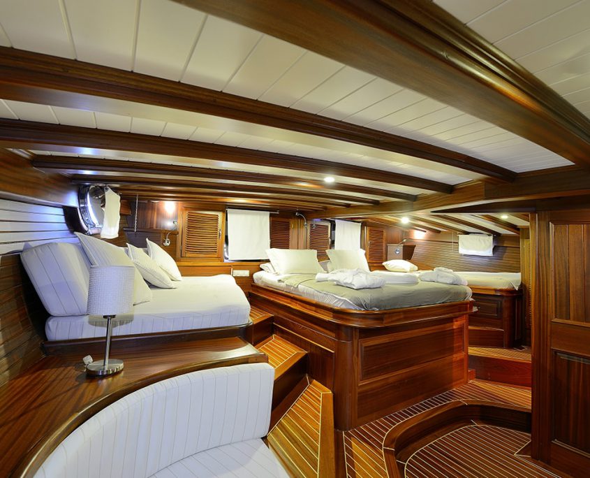 ZEPHYRIA II Master cabin