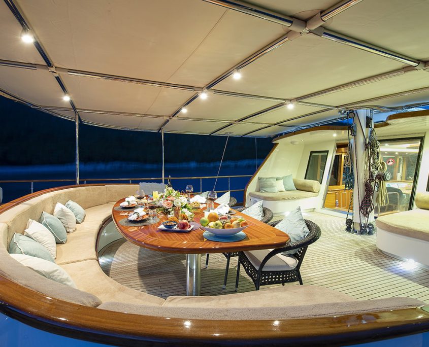 DRAGON FLY Aft deck