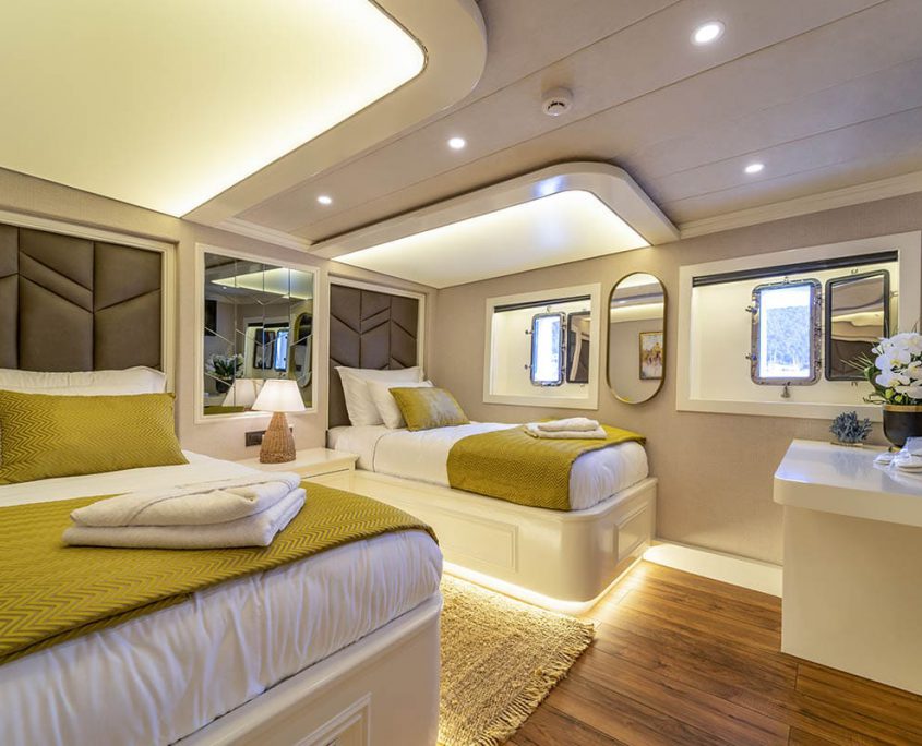 QUEEN OF MAKRI Twin cabin