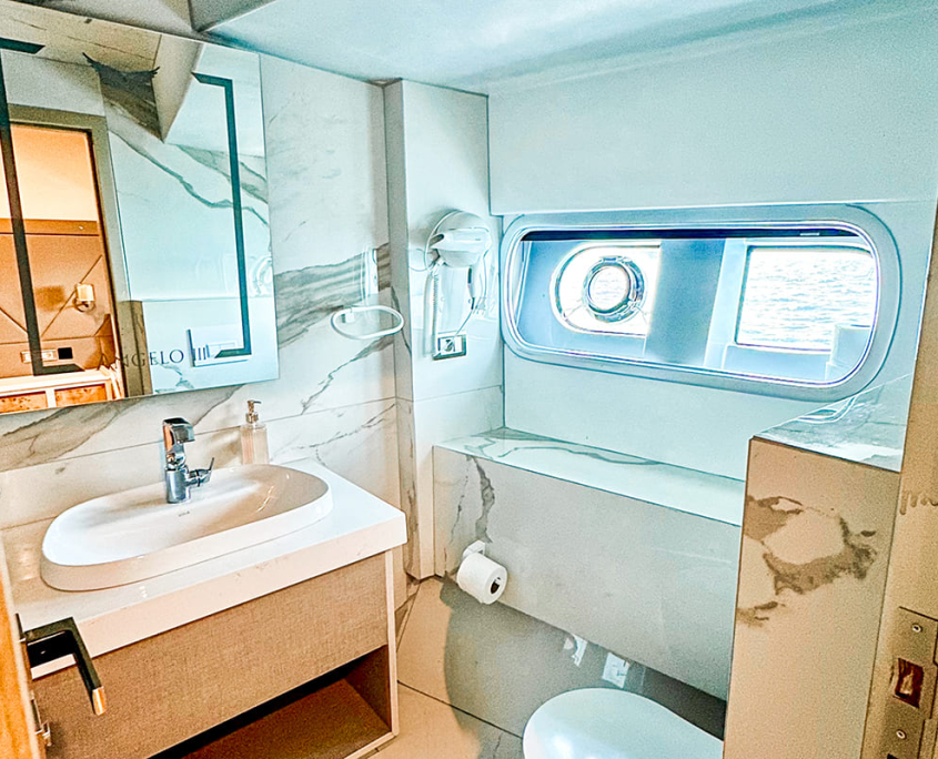 ANGELO 3 Bathroom