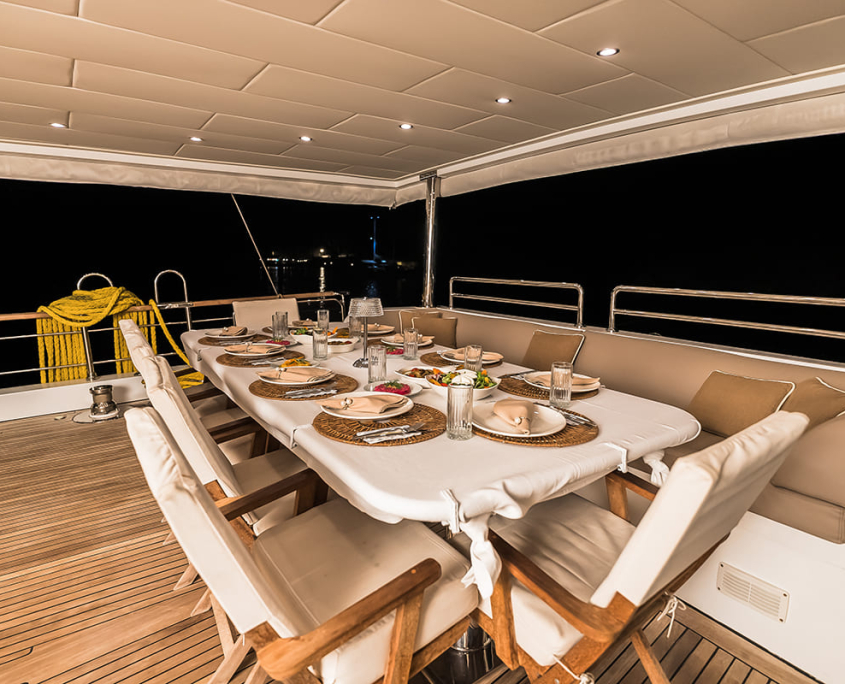 BELGIN SULTAN Aft deck