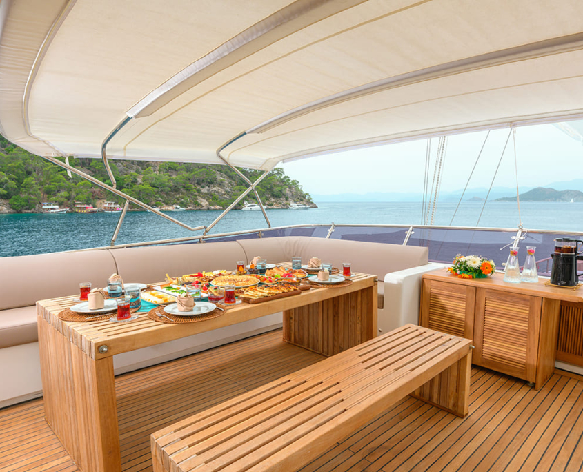 BELGIN SULTAN Flybridge